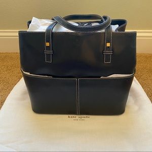 kate spade large bucket thompson street NWT